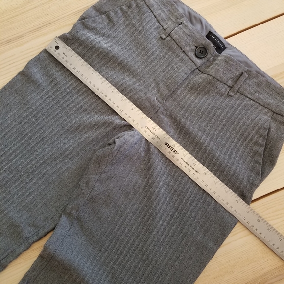 The Limited Cassidy Fit Wide Legged Pinstripe Trousers | Size 8 - Picture 7 of 8